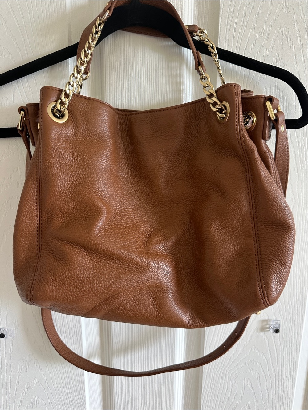 MICHAEL Michael Kors Brown Leather Shoulder Bag with Gold Chain Detail